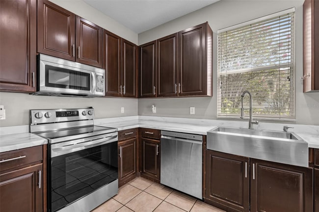 Photo - 5909 Wedgefield Dr