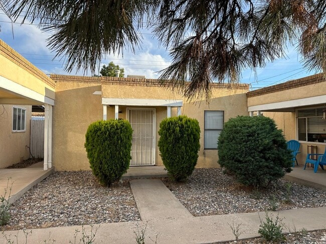 Building Photo - 4604 Zuni Rd SE Rental