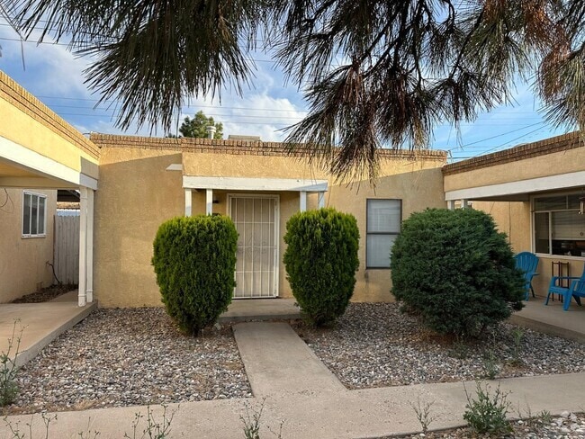 Building Photo - 4604 Zuni Rd SE Rental