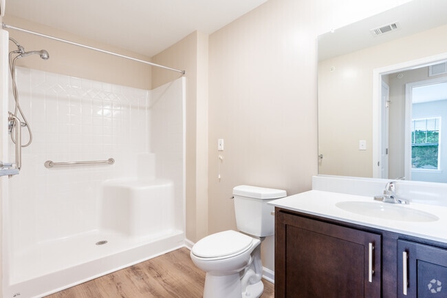 2HAB, 1,5BA - Baño - The Arbors at Hull Street Senior Apartments