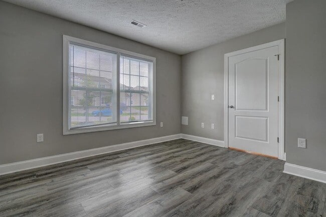 Photo - 430 Twisted Oak Dr NW