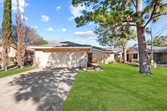 Building Photo - 17514 Lobo Trail