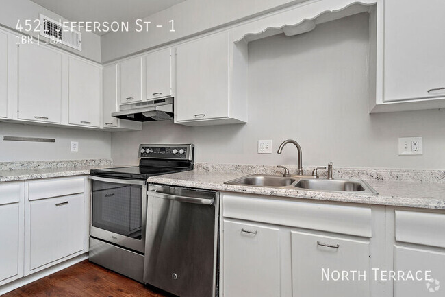 Building Photo - Charming 1-Bedroom with Private Balcony Ju... Unit 1 Rental