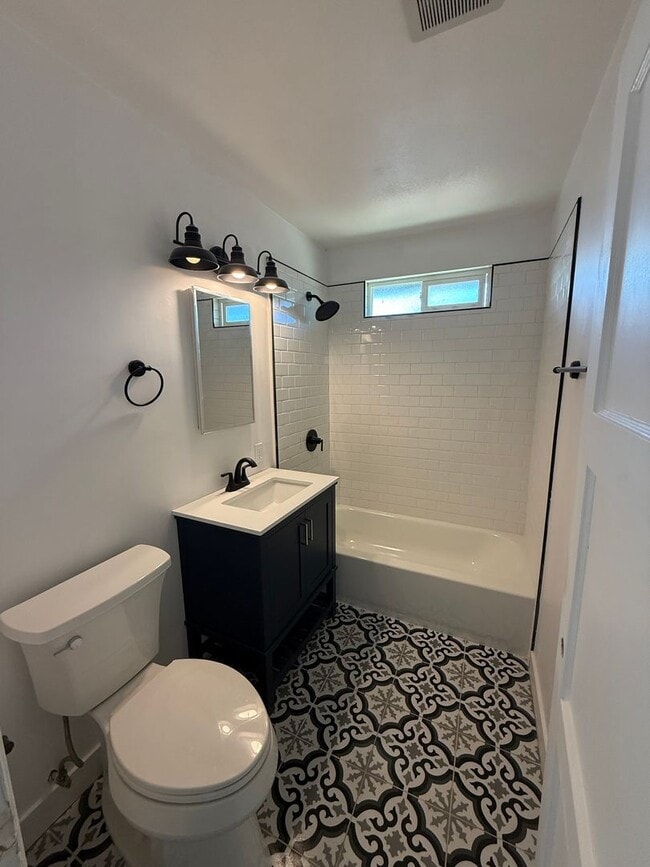 Photo - Beautifully Refurbished 2 Bedroom, 1 Bath Apartment