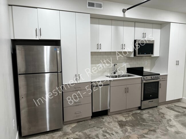 Building Photo - 1172 Graystone Way Unit 114