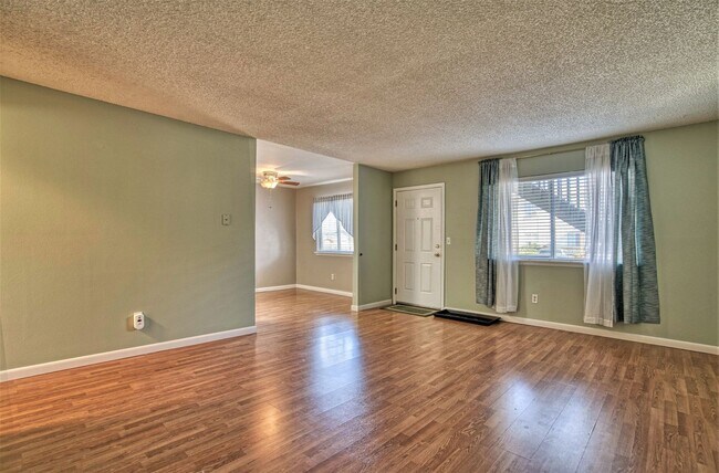 Photo - Bright End-Unit Condo – 2 Bed/1 Bath, Single-Level, No Stairs!