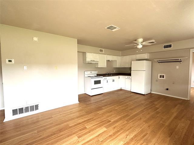 Photo - 1814 Spring Lake W