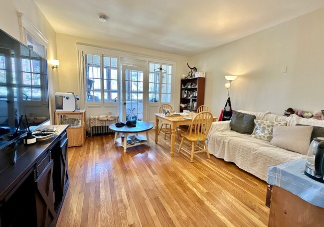 Building Photo - 335 S Huntington Ave Unit 10