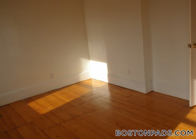 Photo - 339 Centre St Unidad 2