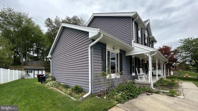 Photo - 215 Hitching Post Dr