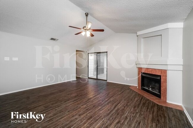 Photo - 7915 Millers Trail