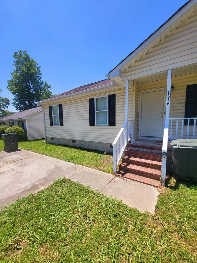 1316 Ardmore Dr