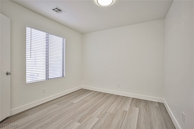 Building Photo - 4757 Englewood Ave Rental