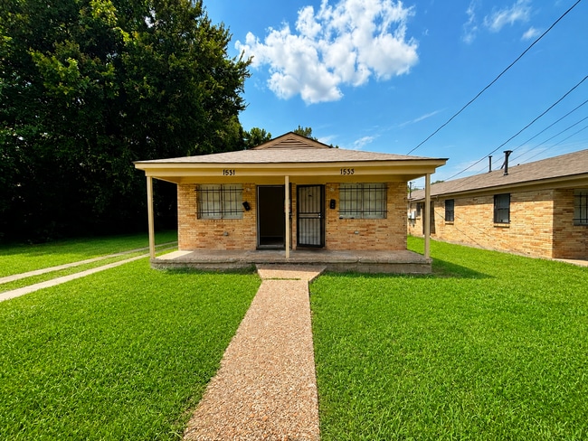 Building Photo - 1537 Standridge St