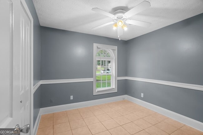 Photo - 217 Wynnmeade Pkwy