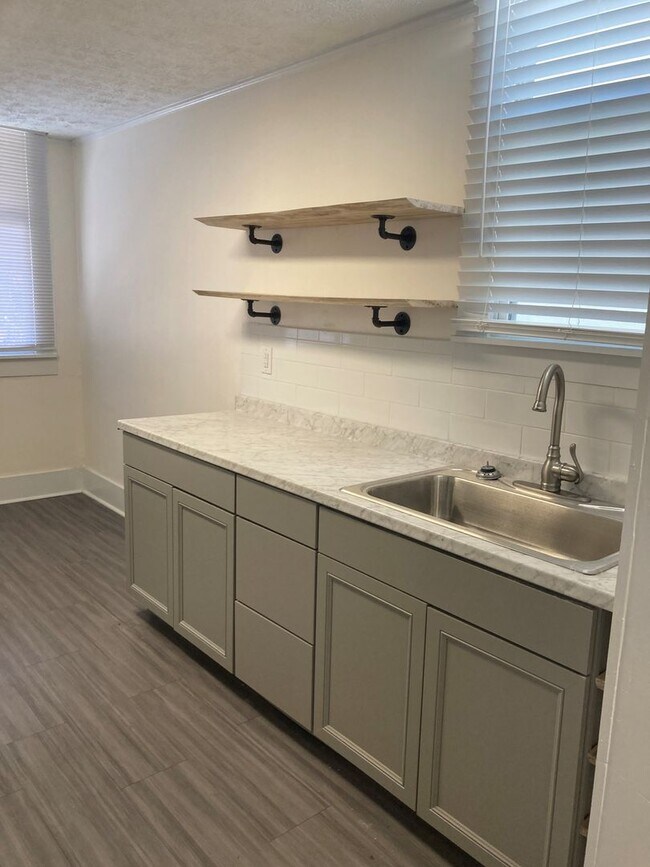 Photo - Two bedroom House For Rent S. Floyd Street