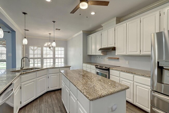 Photo - 7810 Duchess St