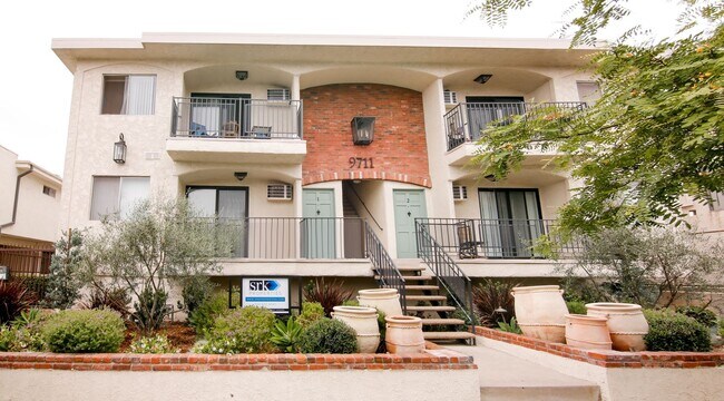 Photo - 9711 Regent St Unidad 7