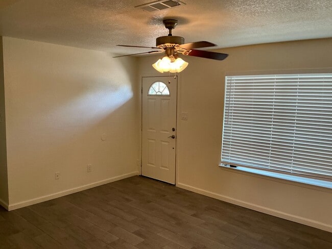 Photo - 4/2 with Premium Finishes & Great Backyard