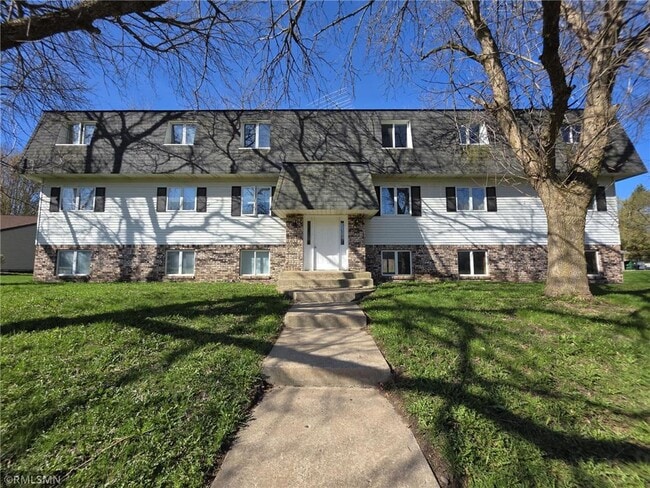 Building Photo - 880 E 6th St Unit #2