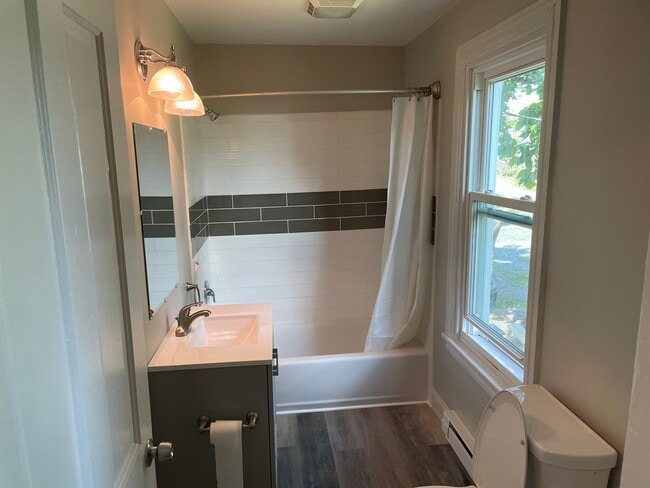 Photo - 107 N 5th Ave