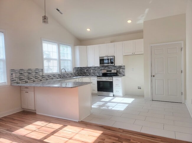 Photo - 624 Grace Ave