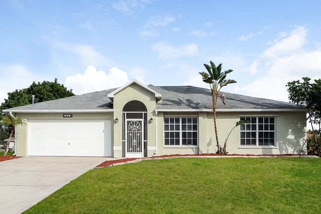 Building Photo - 1413 SW 11th Pl