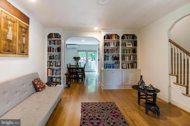 Photo - 2224 Observatory Pl NW