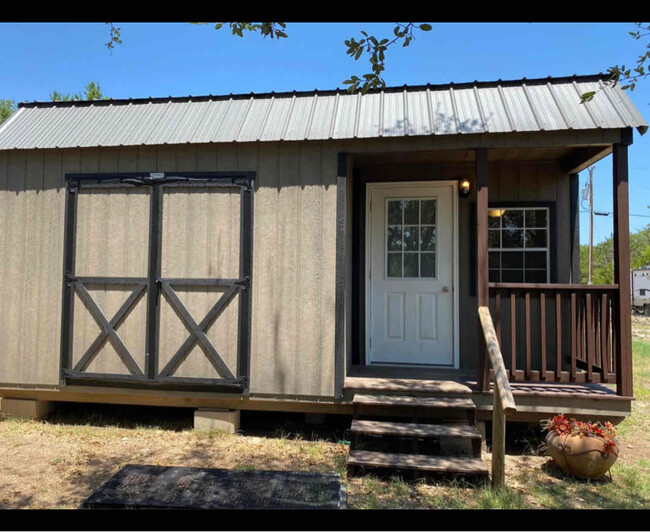 Building Photo - 1900 Lake Park Dr Rental
