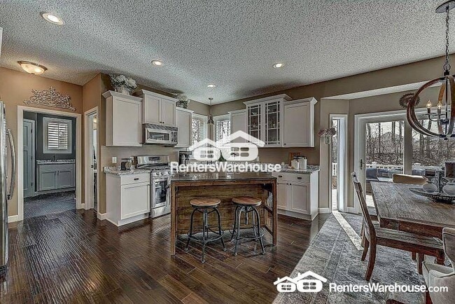 Photo - 8868 Whispering Oaks Trail