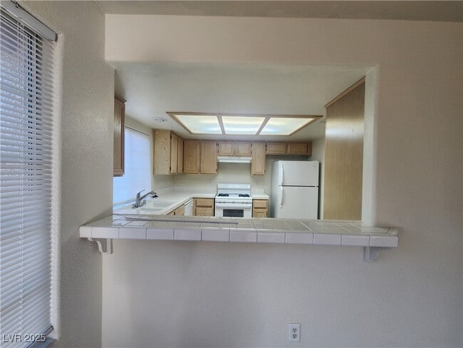 Building Photo - 1851 Hillpointe Rd Unit 722