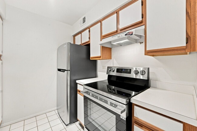 Photo - 6109 Knoll Wood Rd