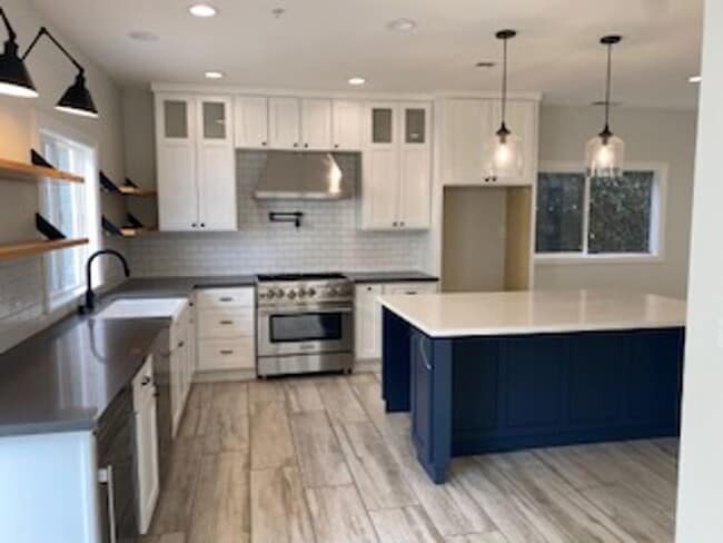 Photo - Beautiful Detached 4 bedroom, 2.5 Bath Tow...