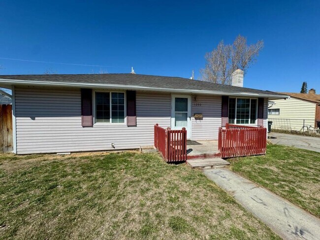 Photo - 1280 Cathryn Ave