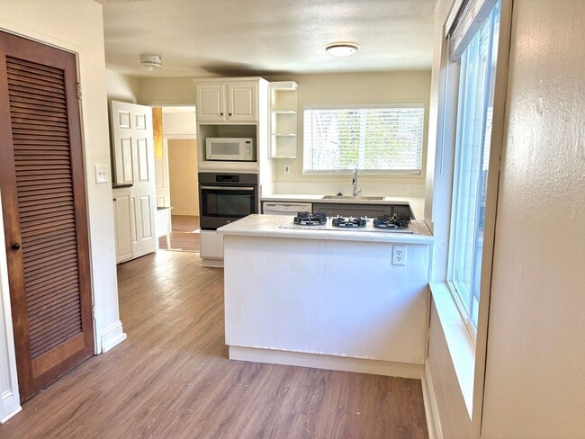 Photo - Powellhurst-Gilbert Updated 4 Bedroom/2 Ba...