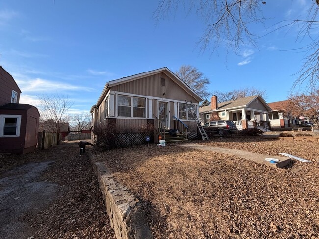 Building Photo - 538 S Hardy Ave