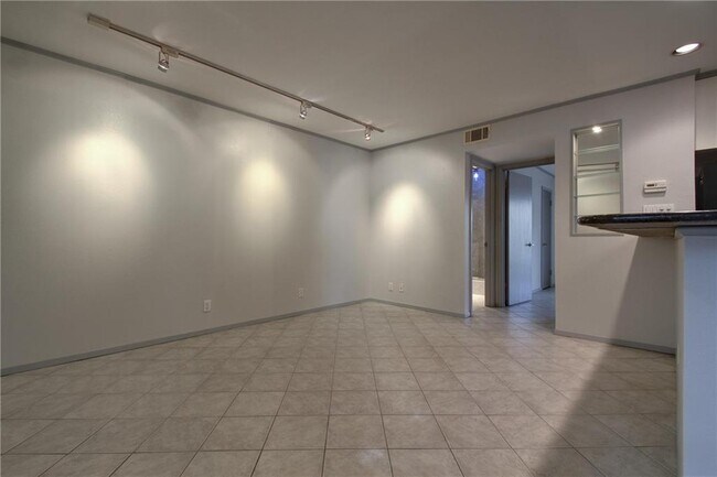 Photo - 500 E Riverside Dr Unit 136