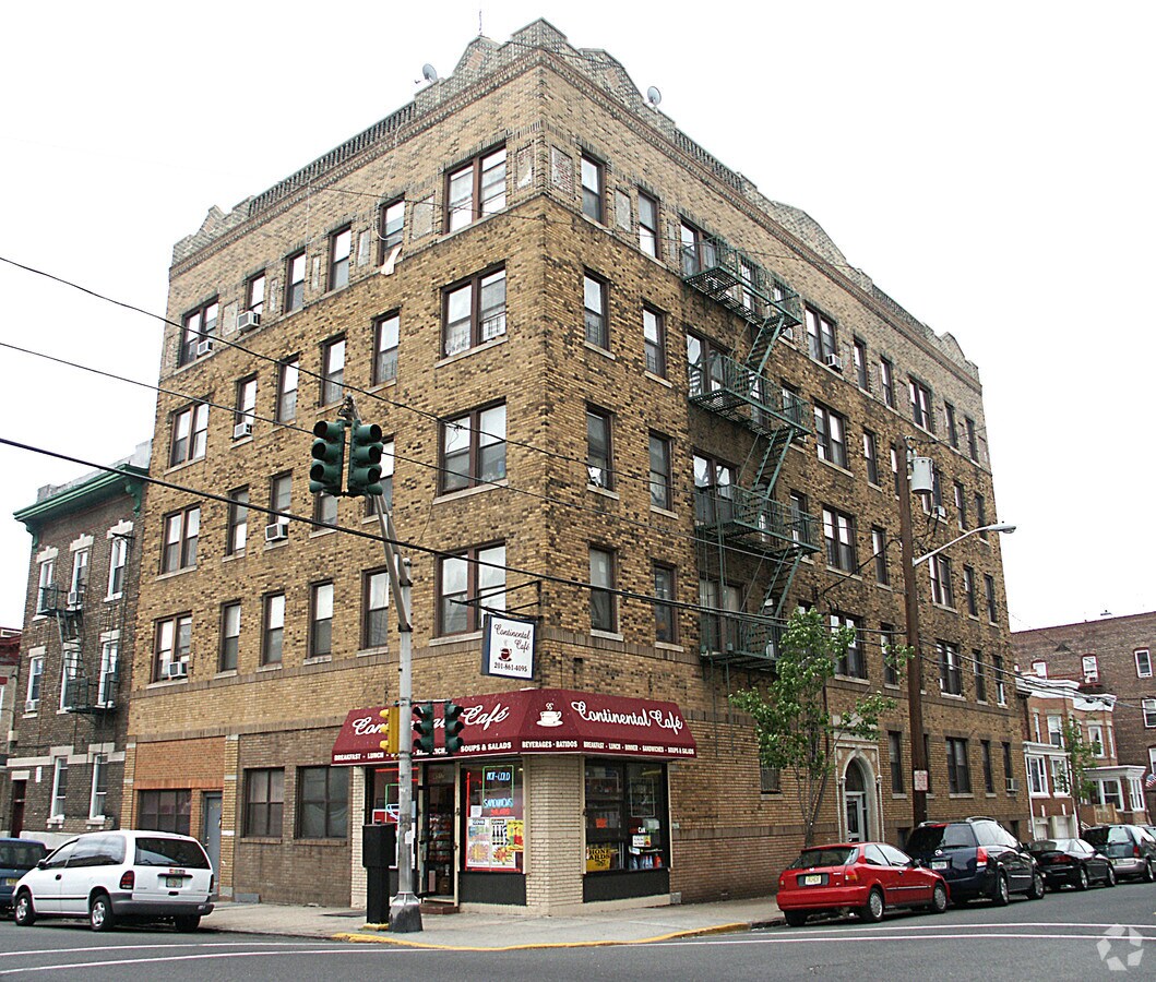 Photo - West Broadway Condos
