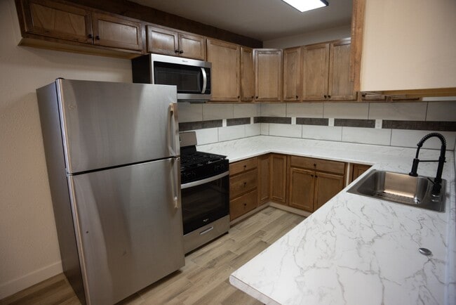 Photo - 5855 S View Rd