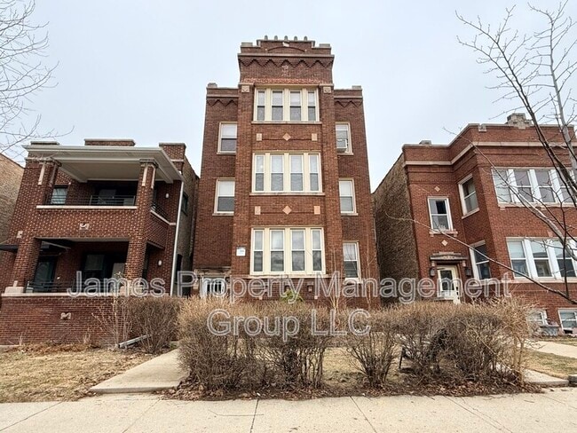 Photo - 2736 W Giddings St