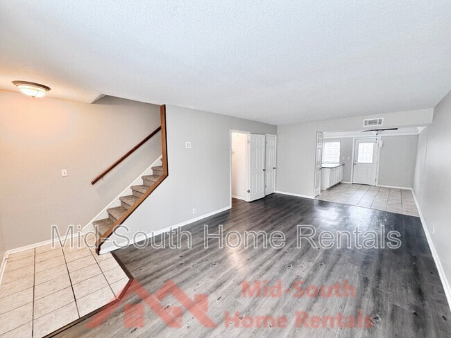 Photo - 1869 Poplar Woods Cir E