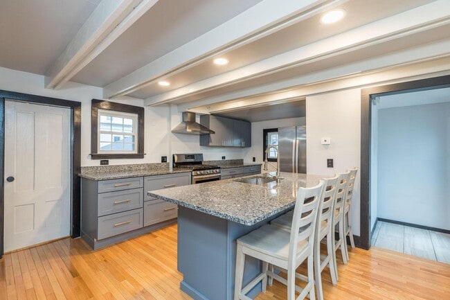 Building Photo - 21 Union St Unit B