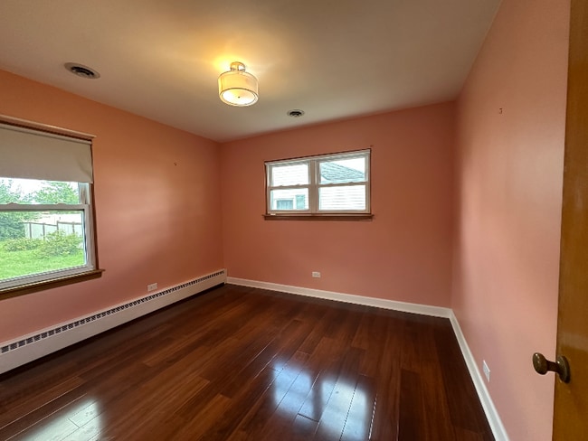 Photo - 421 E South St