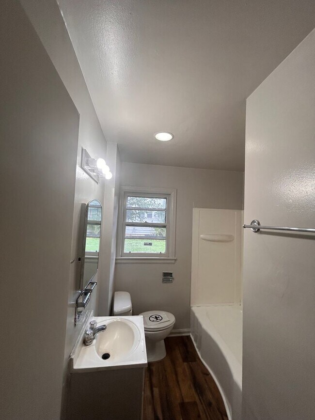 Photo - 4204 Robinwood Dr