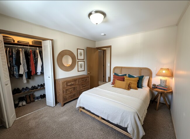 Photo - Indian Village Apartments 2 Bedroom/1.5 Bath - Third Floor Apartment Unit IVA22