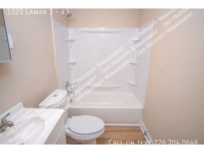 Photo - 1323 Lamar St Unit #3