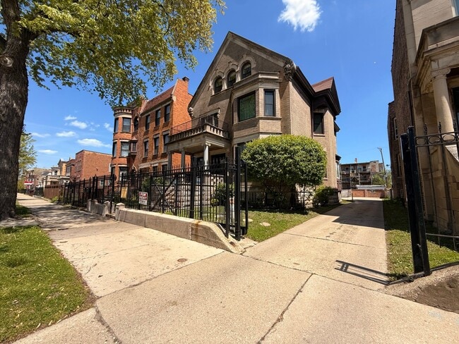 Photo - 5411 S Michigan Ave Unit 4