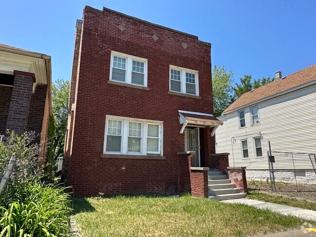 Building Photo - 10610 S La Salle St Rental