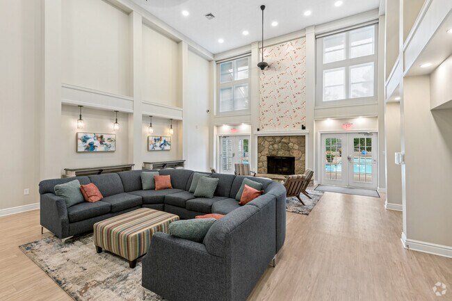 Great Room - Monroeville Apartments at Belmont Ridge