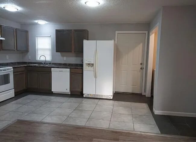 Photo - 4566 Knoxville Hwy Unidad 1